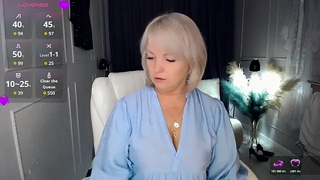 Juarnea online show from November 2025 04:12:01 AM