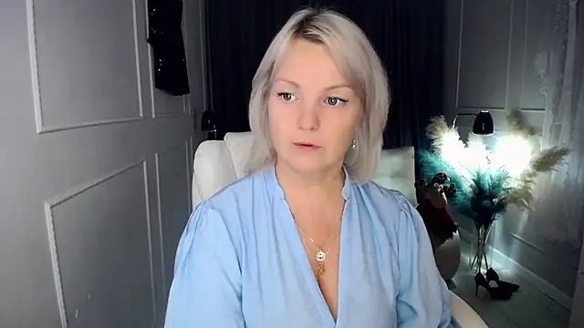 Juarnea online show from December 2025 05:32:01 PM