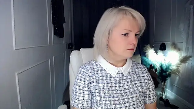 Juarnea online show from December 2025 12:34:02 PM