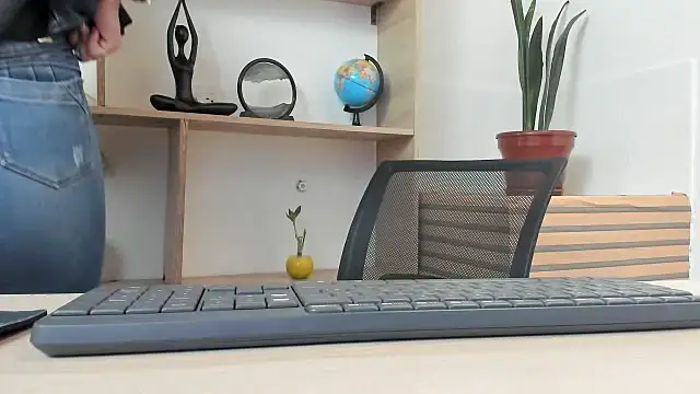 merlinaadams  online show from September 2025 02:44:02 PM