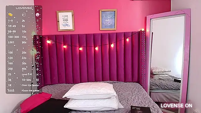 Snapshot of littleebonny chatting on December 2024 12:44:02 PM littleebonny online show from December 2024 12:44:02 PM