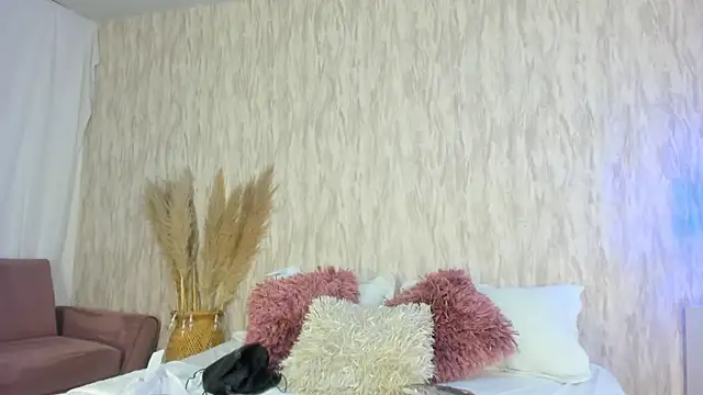 Snapshot of emily_parkerr chatting on December 2024 09:23:01 PM emily parkerr online show from December 2024 09:23:01 PM