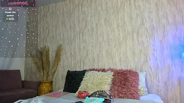 Snapshot of emily_parkerr chatting on February 2025 02:13:02 PM emily parkerr online show from February 2025 02:13:02 PM