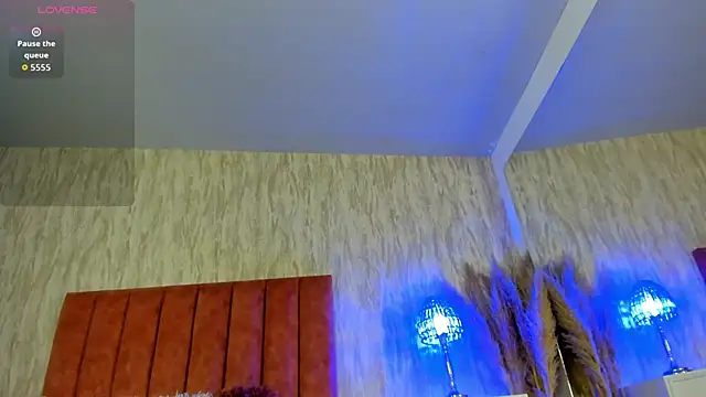 Snapshot of emily_parkerr chatting on September 2025 10:21:02 PM emily parkerr online show from September 2025 10:21:02 PM