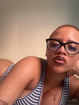 Snapshot of Charlotee_ chatting on January 2025 12:42:02 PM Charlotee  online show from January 2025 12:42:02 PM