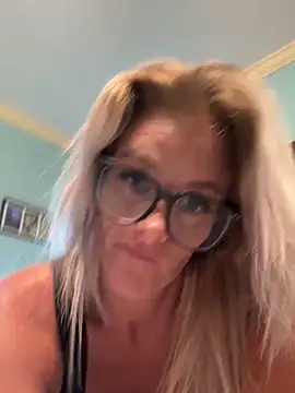 vixendoll87 online show from October 2025 03:50:01 AM