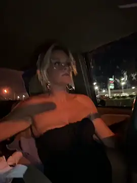 vixendoll87 online show from April 2026 12:57:02 AM