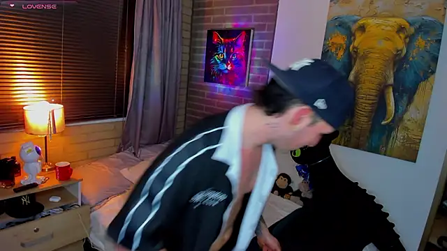 Snapshot of liam_oficial02 chatting on March 2026 04:15:02 AM liam oficial02 online show from March 2026 04:15:02 AM