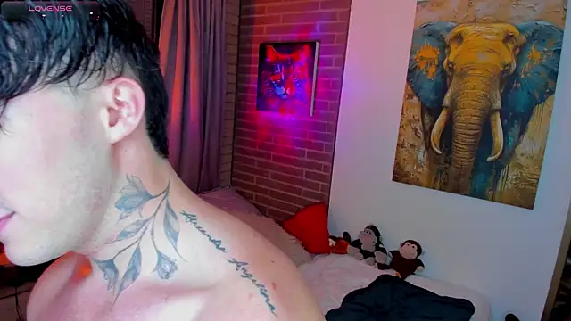 Snapshot of liam_oficial02 chatting on April 2026 04:46:02 AM liam oficial02 online show from April 2026 04:46:02 AM