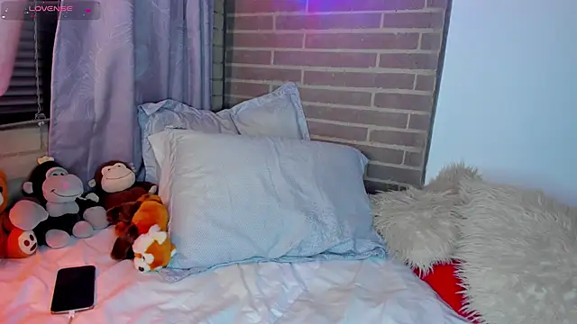 Snapshot of liam_oficial02 chatting on April 2026 02:53:02 AM liam oficial02 online show from April 2026 02:53:02 AM