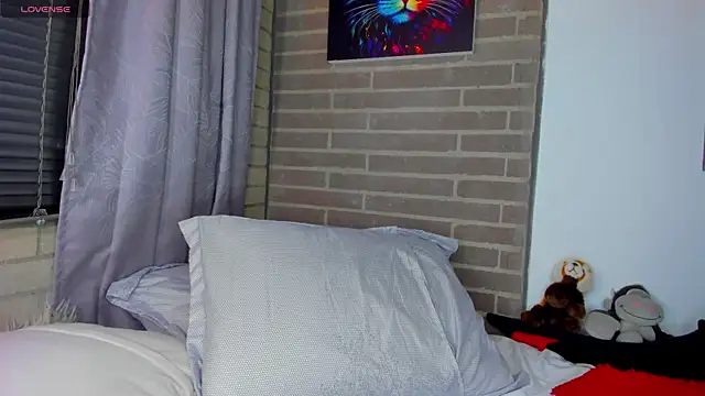 Snapshot of liam_oficial02 chatting on April 2026 03:53:02 AM liam oficial02 online show from April 2026 03:53:02 AM