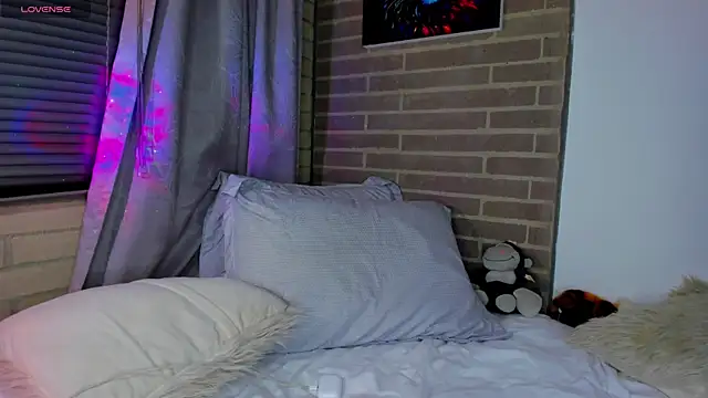 Snapshot of liam_oficial02 chatting on April 2026 03:20:02 AM liam oficial02 online show from April 2026 03:20:02 AM