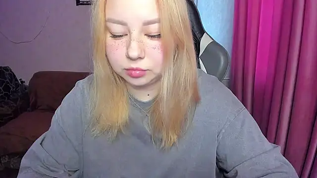 Milafoxxxy online show from November 2025 09:10:02 AM