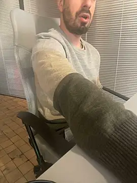 Snapshot of giorgakaci69 chatting on March 2026 10:20:01 AM giorgakaci69 online show from March 2026 10:20:01 AM