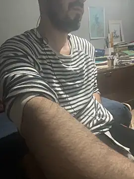 Snapshot of giorgakaci69 chatting on April 2026 09:27:01 PM giorgakaci69 online show from April 2026 09:27:01 PM