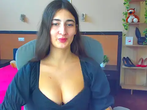 Snapshot of Moon-liza chatting on January 2025 10:22:01 AM Moon-liza online show from January 2025 10:22:01 AM