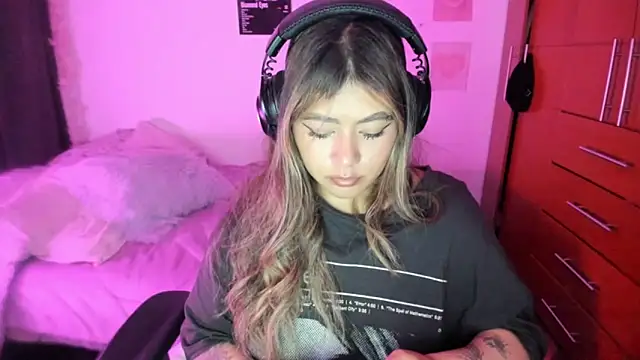 StephaniFox online show from April 2026 03:46:01 AM