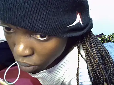 Snapshot of heather_savage chatting on September 2025 10:13:01 PM heather savage online show from September 2025 10:13:01 PM