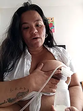 Snapshot of Julieta-tits chatting on April 2026 03:03:02 PM Julieta-tits online show from April 2026 03:03:02 PM