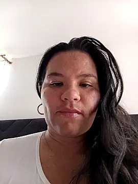 Snapshot of Julieta-tits chatting on May 2026 04:44:02 PM Julieta-tits online show from May 2026 04:44:02 PM