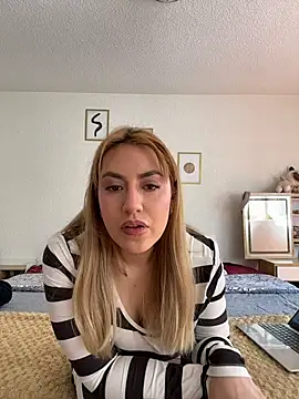 Snapshot of Alexxabootty chatting on November 2025 07:15:01 PM Alexxabootty online show from November 2025 07:15:01 PM