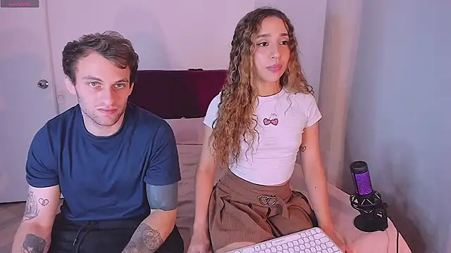 Snapshot of Ari_Feiry chatting on December 2025 12:16:02 AM Ari Feiry online show from December 2025 12:16:02 AM