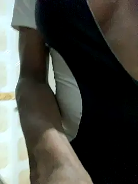 sweetsarabig22cm online show from January 2026 11:07:01 PM