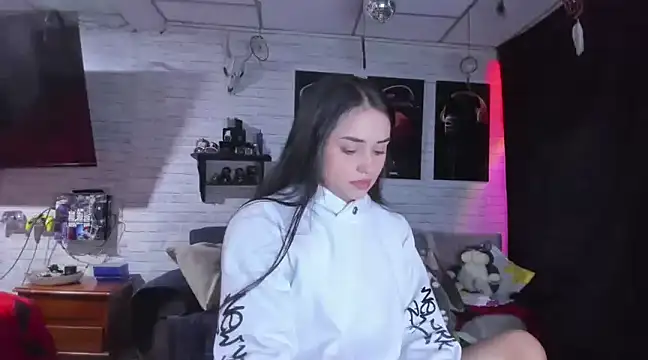 Snapshot of Kimmymadison- chatting on December 2024 02:43:02 AM Kimmymadison- online show from December 2024 02:43:02 AM