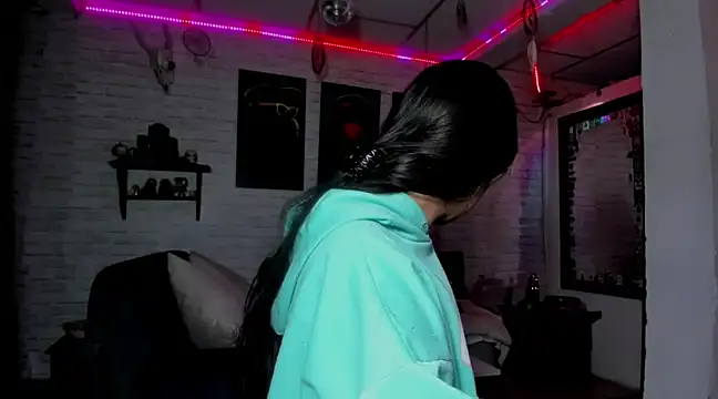 Snapshot of Kimmymadison- chatting on February 2025 09:25:01 PM Kimmymadison- online show from February 2025 09:25:01 PM