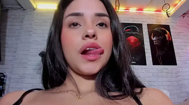 Snapshot of Kimmymadison- chatting on February 2025 08:21:02 AM Kimmymadison- online show from February 2025 08:21:02 AM