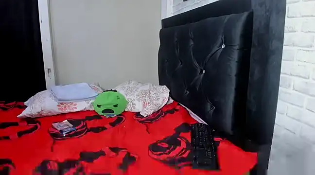 Snapshot of Kimmymadison- chatting on March 2025 08:17:01 PM Kimmymadison- online show from March 2025 08:17:01 PM