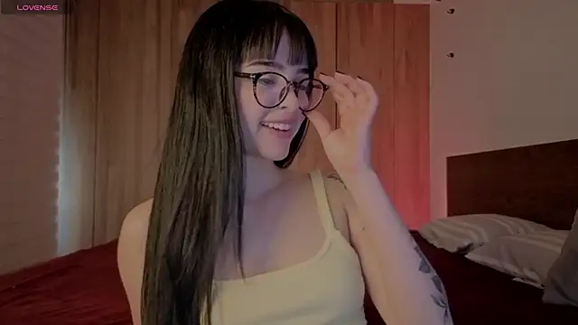 Roxxy mora online show from June 2026 10:21:02 PM