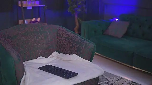 RaquelleVon online show from March 2025 04:11:01 PM