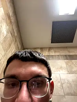 Snapshot of hungkubenski chatting on October 2025 10:48:02 PM hungkubenski online show from October 2025 10:48:02 PM