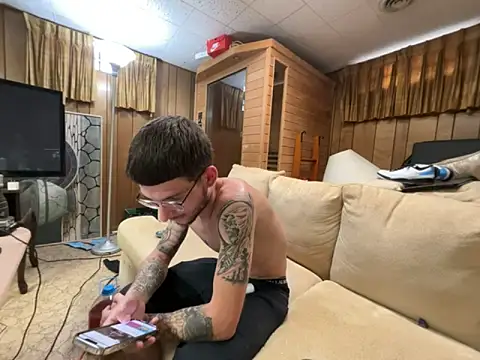 Snapshot of hungkubenski chatting on October 2025 12:17:02 PM hungkubenski online show from October 2025 12:17:02 PM