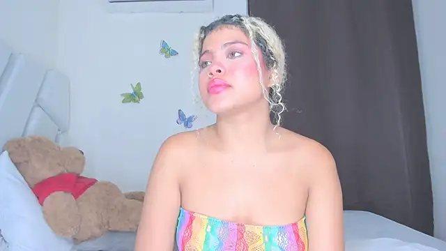 sofiacastillo01 online show from April 2026 06:14:01 AM