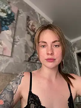 Snapshot of LoveGameSexx chatting on June 2026 11:42:01 AM LoveGameSexx online show from June 2026 11:42:01 AM