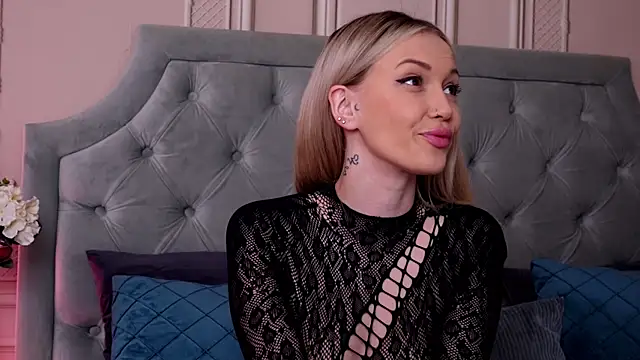 LucyAddison online show from February 2025 05:33:02 AM