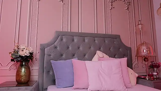 LucyAddison online show from September 2025 03:41:02 AM