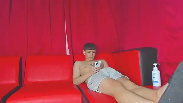 Snapshot of Extreme_Team8 chatting on February 2025 08:57:01 AM Extreme Team8 online show from February 2025 08:57:01 AM