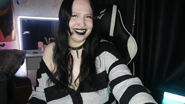 Snapshot of Kitty_goth chatting on June 2026 10:13:02 PM Kitty goth online show from June 2026 10:13:02 PM