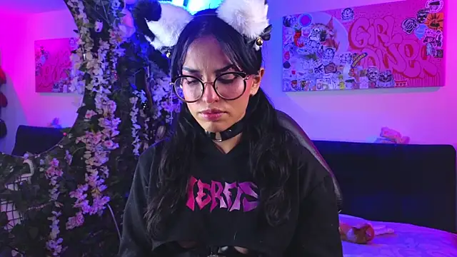 Snapshot of Dann_dan chatting on February 2026 05:01:01 AM Dann dan online show from February 2026 05:01:01 AM