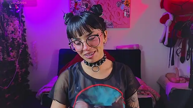 Snapshot of Dann_dan chatting on March 2026 04:30:02 AM Dann dan online show from March 2026 04:30:02 AM