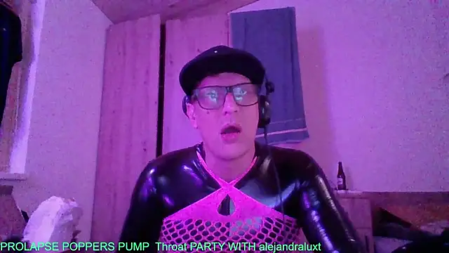 Snapshot of Bigthroaterboy chatting on October 2025 10:18:02 PM Bigthroaterboy online show from October 2025 10:18:02 PM