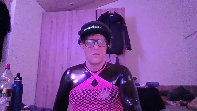 Snapshot of Bigthroaterboy chatting on October 2025 03:42:01 AM Bigthroaterboy online show from October 2025 03:42:01 AM