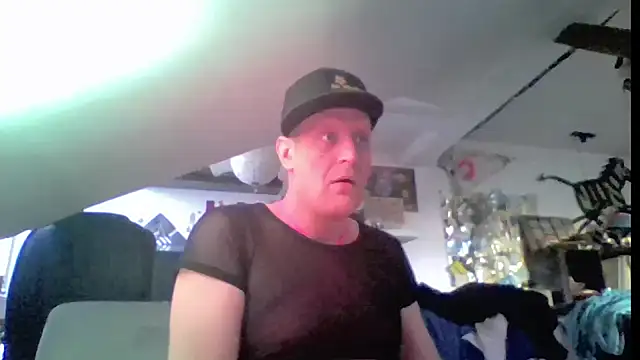 Snapshot of Bigthroaterboy chatting on June 2026 06:35:02 PM Bigthroaterboy online show from June 2026 06:35:02 PM
