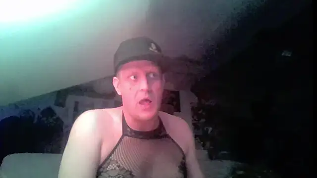 Snapshot of Bigthroaterboy chatting on June 2026 02:33:02 AM Bigthroaterboy online show from June 2026 02:33:02 AM