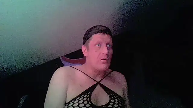Snapshot of Bigthroaterboy chatting on July 2026 12:31:01 AM Bigthroaterboy online show from July 2026 12:31:01 AM