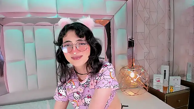 Snapshot of SaraMartini1 chatting on September 2025 06:02:02 AM SaraMartini1 online show from September 2025 06:02:02 AM