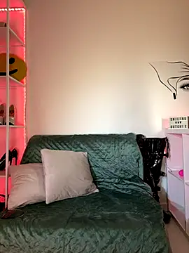 Snapshot of SmilingDutchie chatting on December 2024 06:33:01 PM SmilingDutchie online show from December 2024 06:33:01 PM